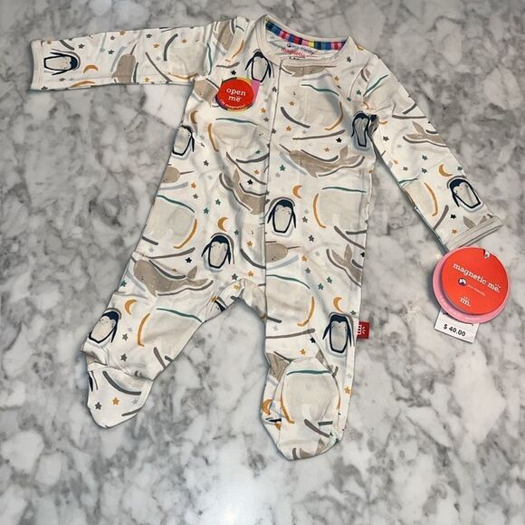 NWT MAGNETIC ME PENGUIN FOOTIE - Picture 1 of 5